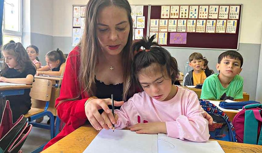 Down sendromlu diye okula gönderilmedi, bir öğretmen hayatını değiştirdi