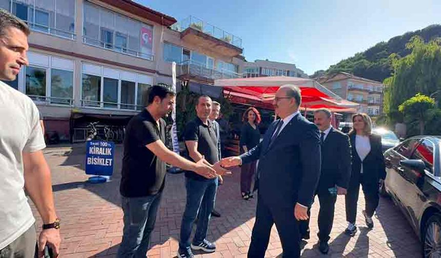 Öğrencileri gördü, 30 yıl önceki hatıraları canlandı