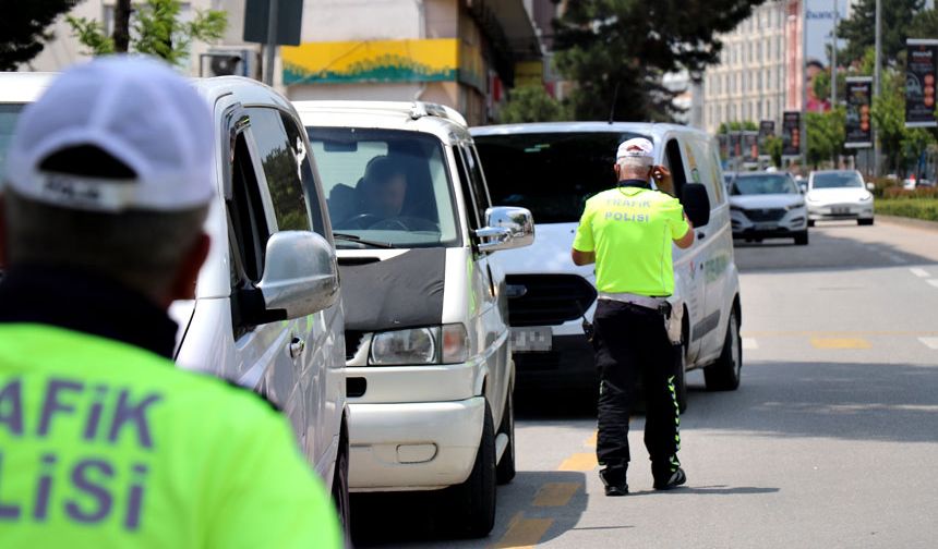 Bolu’da polis kurala uymayan sürücülere göz açtırmıyor: Milyonlarca lira ceza