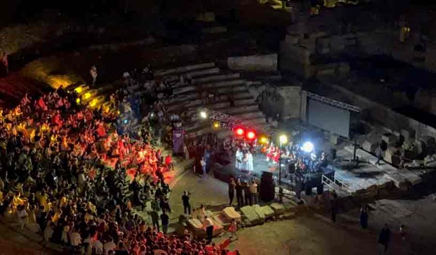 Antik kentte 30 Ağustos konseri büyük ilgi gördü