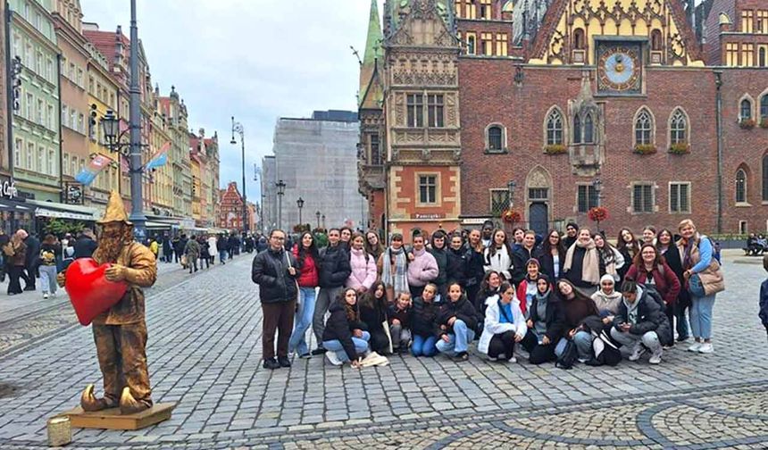 Nilüferli Kızlar Polonya’da Güç ve Dayanışma İçin Buluştu