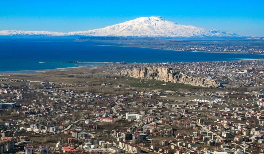 Gevaş'ın Tarihi Rotaları: Akdamar'dan Öteye Bir Yolculuk Mümkün Mü?