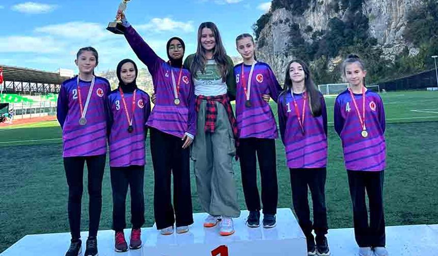 Devrekli İmam Hatipli öğrenciler il ikincisi oldular