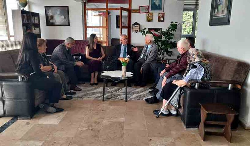 Ereğli’de Öğretmenler Günü Vefayla taçlandı