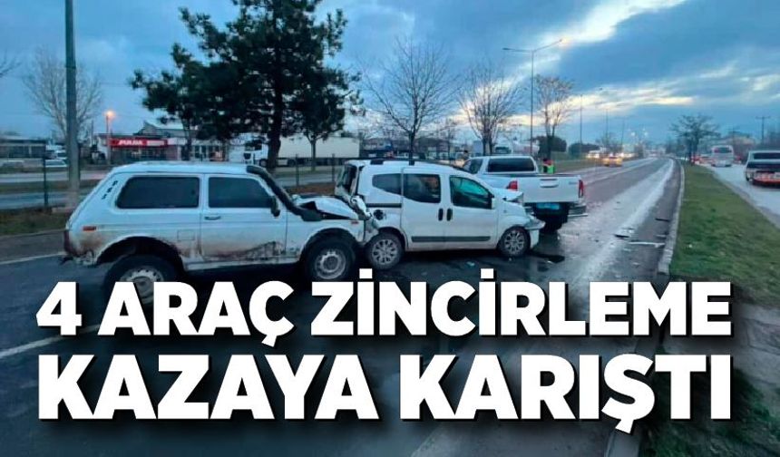 4 araç zincirleme kazaya karıştı, trafik kilitlendi