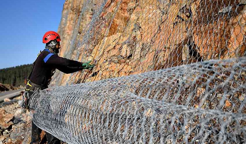 Yaralıgöz Dağı Geçidi Güvenli Hale Getiriliyor