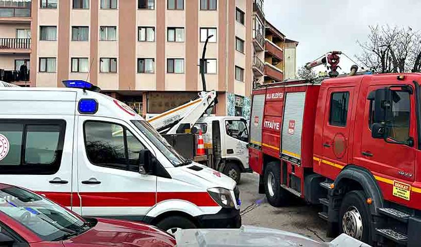 Üst katları otel olarak kullanılan iş merkezinde yangın