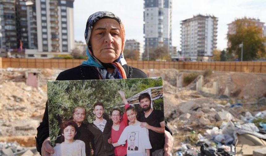 Depremde kızını, damadını ve torunlarını kaybeden yaşlı kadının acısı dinmiyor