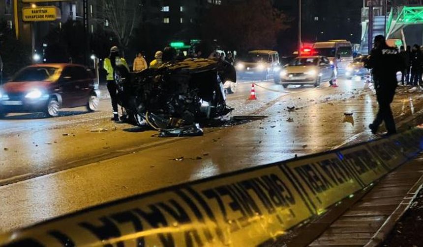 Ağaca çarpan otomobil alev aldı: 1'i ağır 2 yaralı