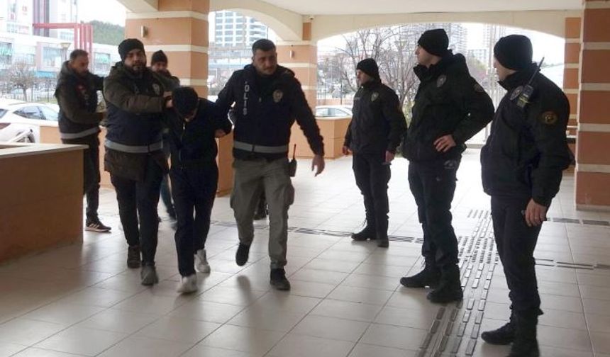 Cinayetle sonuçlanan bıçaklı kavganın zanlıları adliyeye sevk edildi