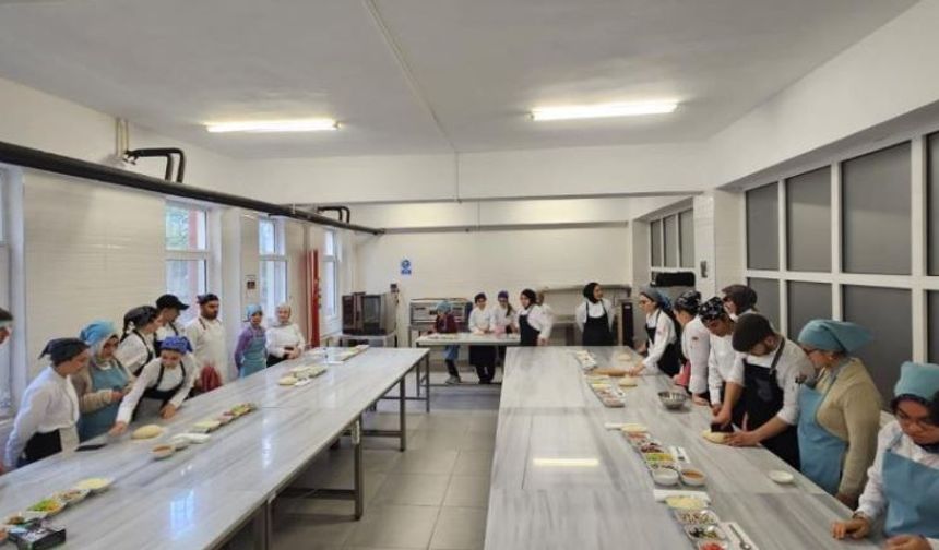 Özel Yürekler Öğrencileri “Engelsiz Pizza Atölyesi”nde Buluştu