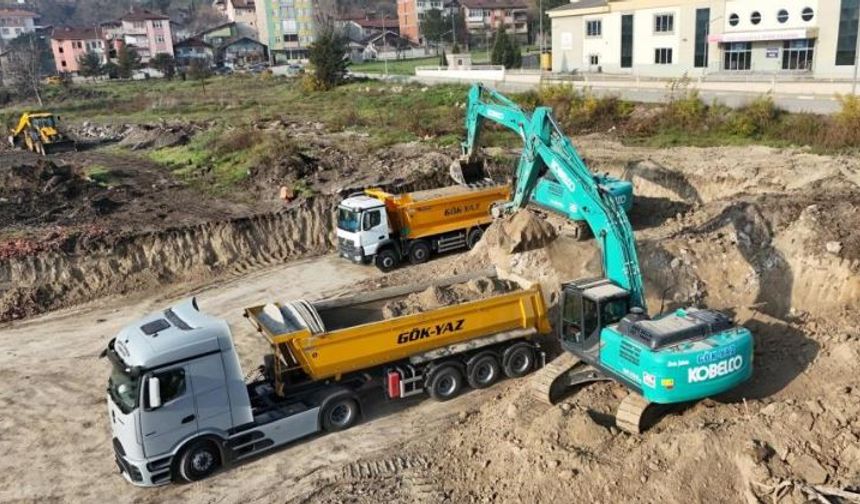 Adalet Sarayı için ilk kazma vuruldu