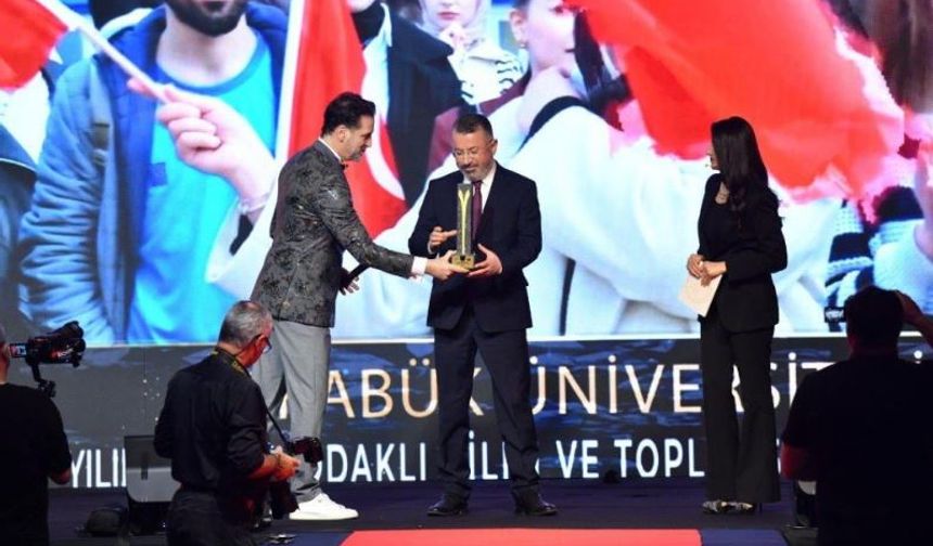 Sosyalfest, Uluslararası Elmas Ödülleri’nden ödülle döndü