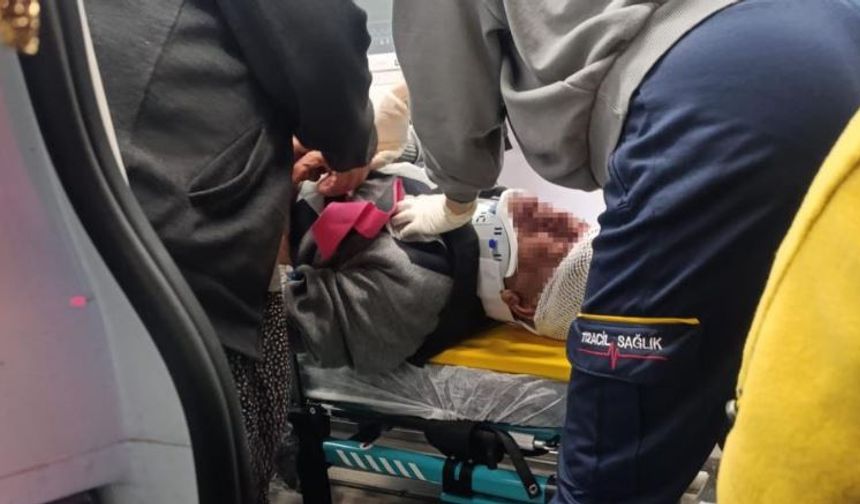 Yolun karşısına geçmek isterken otomobil çarptı: 1 yaralı