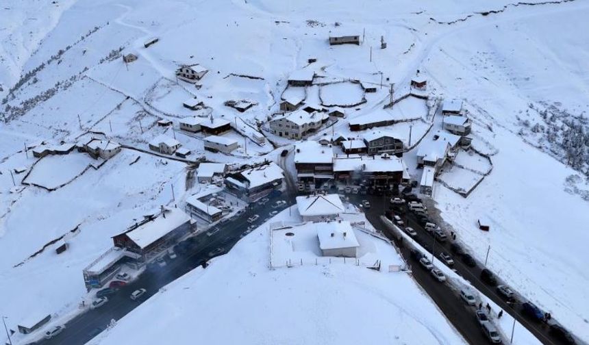 Zigana'nın zirvesinde "kar" yoğunluğu