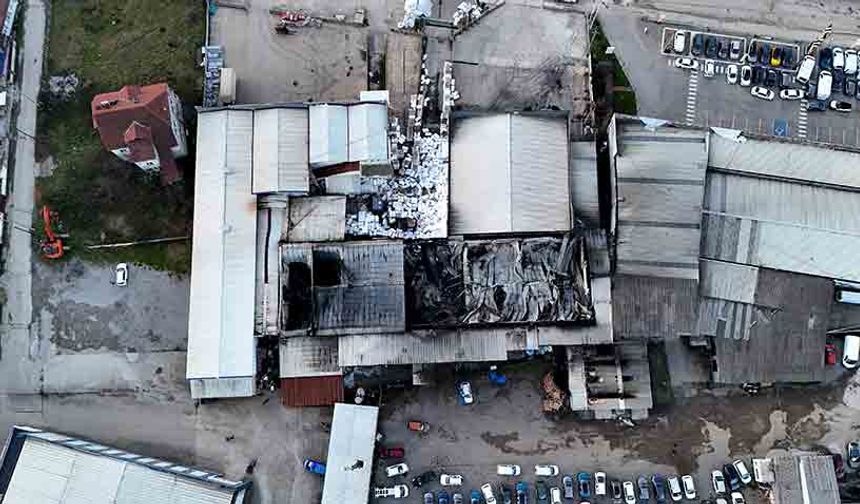Fabrika resmen küle döndü: Yangının boyutu gün ağarınca ortaya çıktı