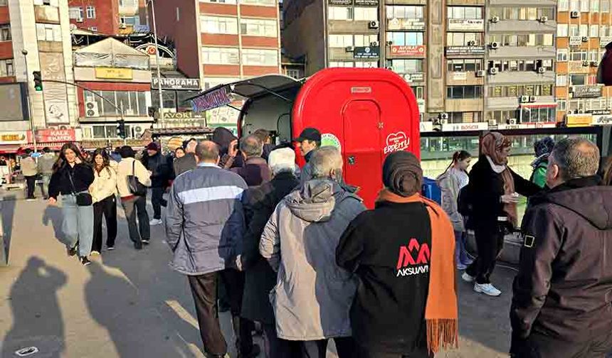 Salep alabilmek için sırada beklediler