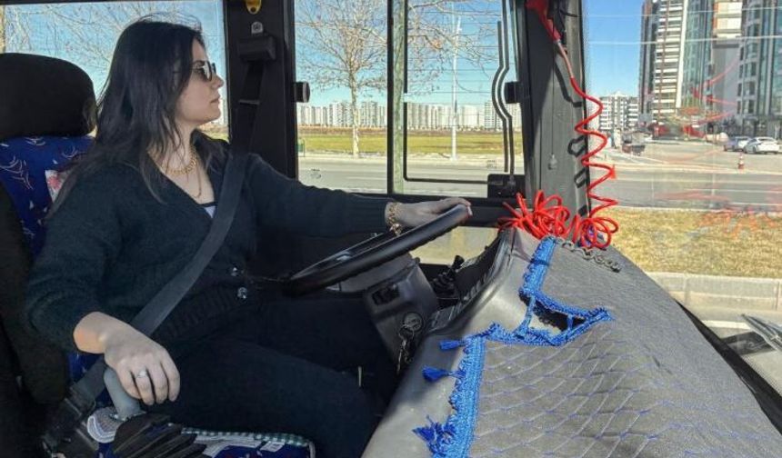 50 kadın, otobüs şoförü olabilmek için eğitim alıyor