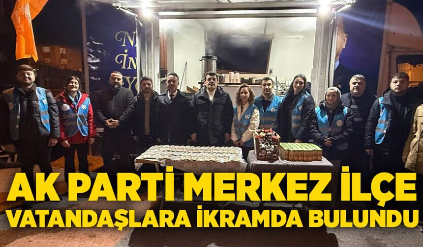 AK Parti Merkez İlçe vatandaşlara ikramda bulundu