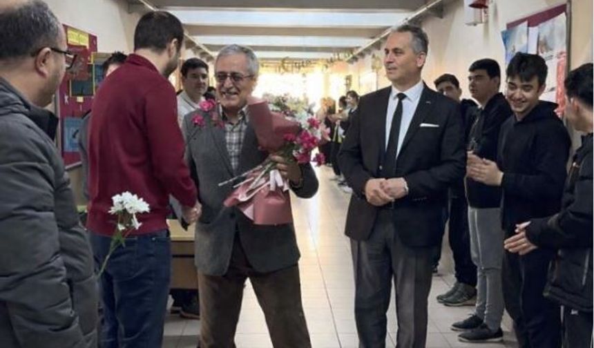 Emekli olan öğretmene duygusal veda