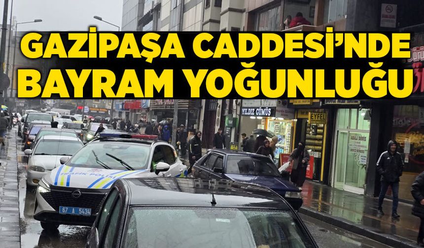 Gazipaşa Caddesi’nde bayram yoğunluğu