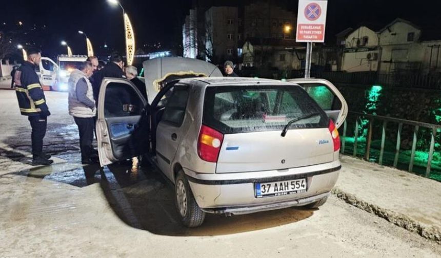 Otomobili küle dönmekten itfaiye kurtardı