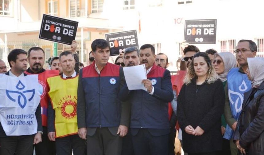 Öğretmene tehdit iddiası sendikaları birleştirdi