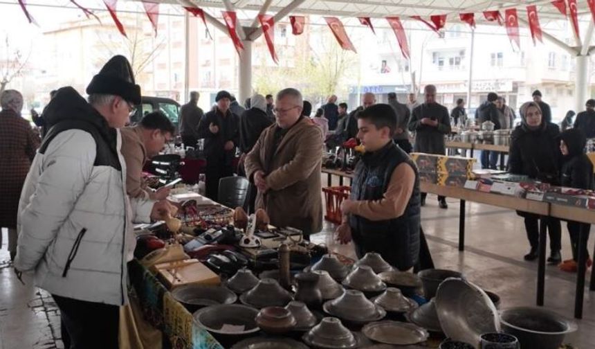 Şehitkamil Antika Pazarı nostalji severleri buluşturdu