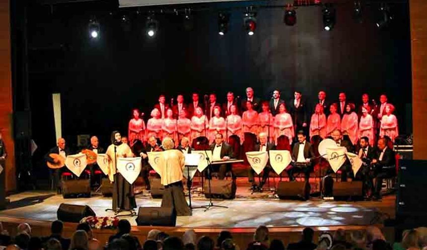 Ayşe Taş Sanat Akademisi Türk Sanat Müziği Korosu Bahar Konserine Hazırlanıyor