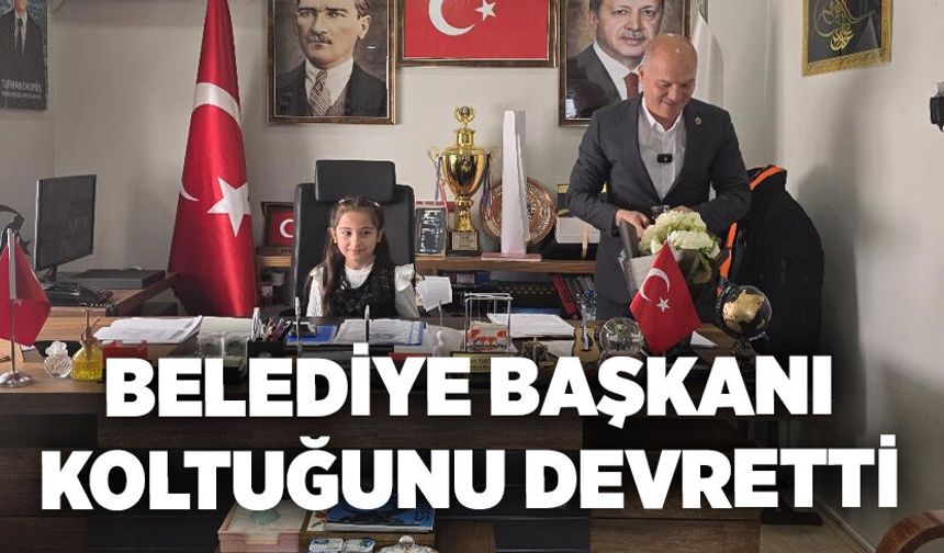Belediye başkanı koltuğunu devretti