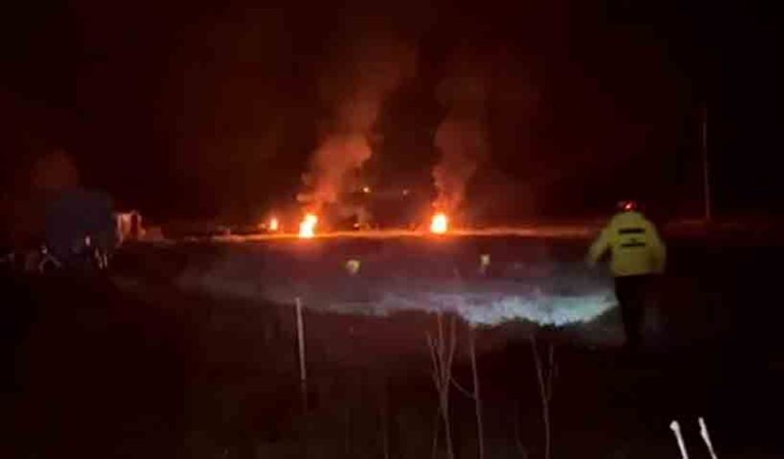 Çiftçiler meyve ağaçlarını ateş yakarak koruyor