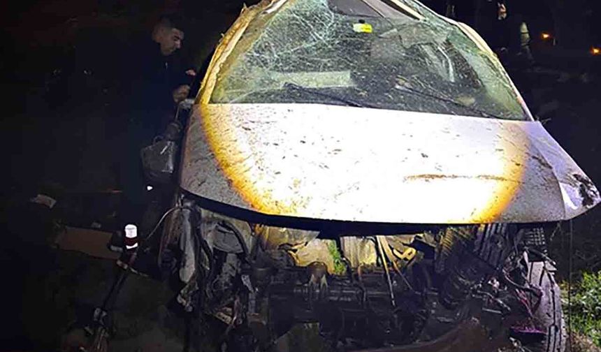 Kamyonet Şarampole Uçtu: Sürücü Ağır Yaralı