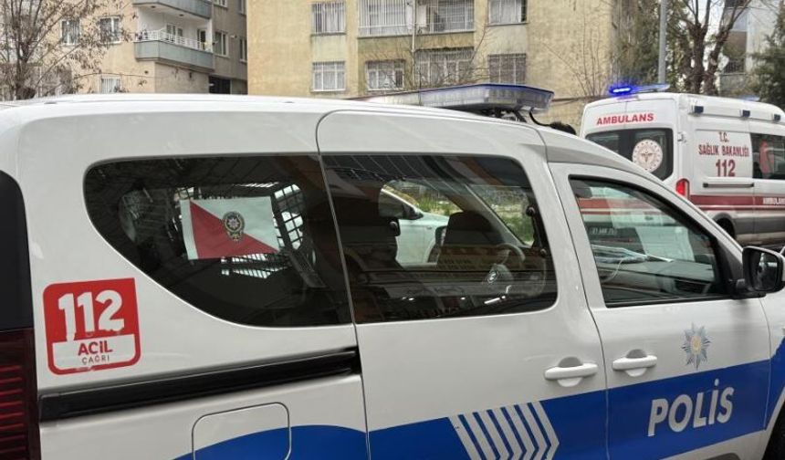 Emekli polis evinde ölü bulundu