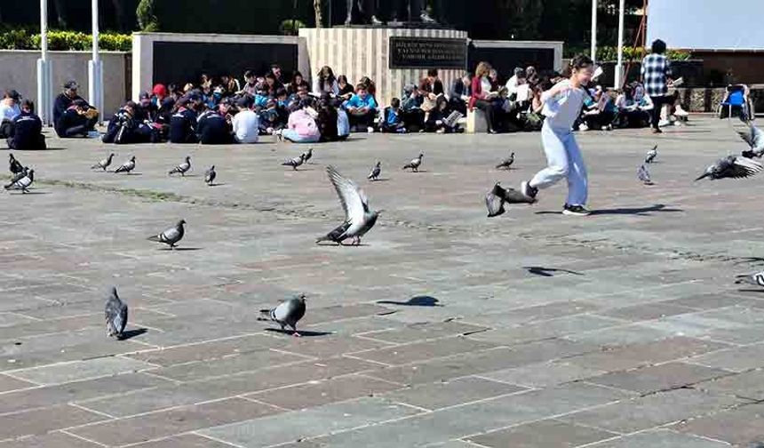 Gürültüye rağmen 30 dakika sessiz kitap okudular