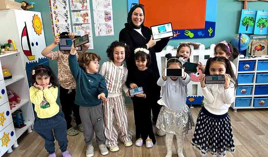 Hayal dünyalarından yola çıkarak küçük hikayeler oluşturdular