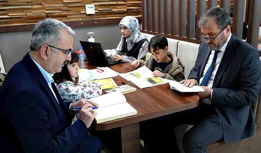 KBÜ’de anlamlı etkinlik: Minikler kütüphanede kitapla buluştu