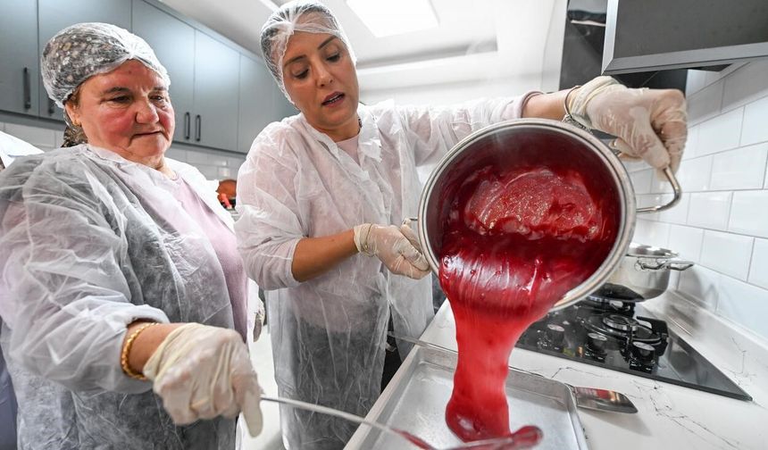 Kan portakallı lokum üretildi