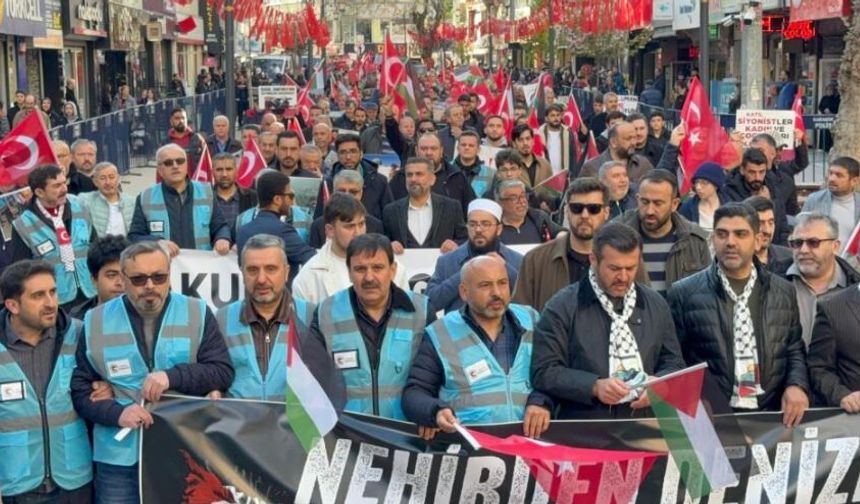 Karabük’te Gazze için yüzlerce kişi yürüdü