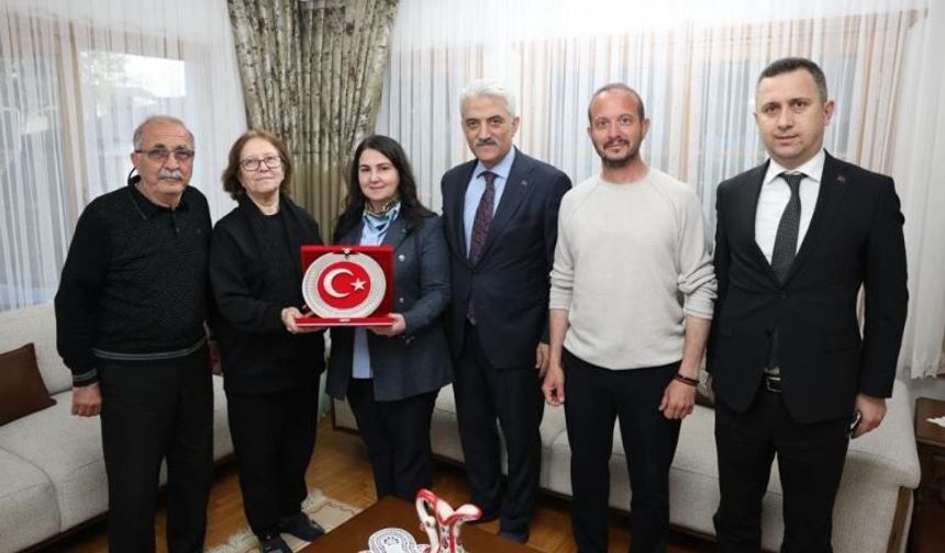 Şehit ailelerine vefa ziyareti: “Baş tacımızsınız”