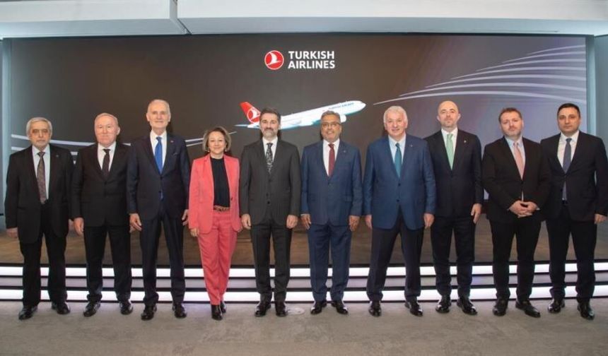Türk Hava Yolları'nda devir teslim töreni gerçekleşti