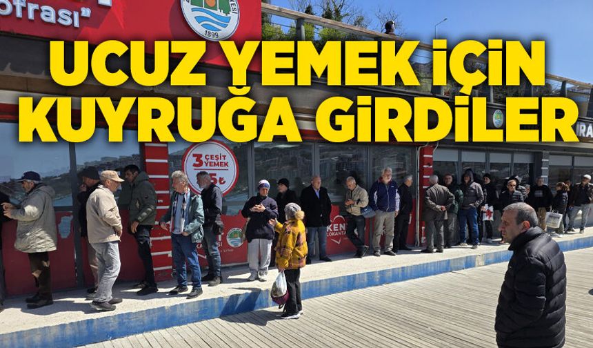 Ucuz yemek için kuyruğa girdiler