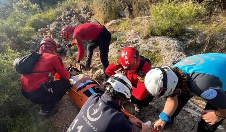 Yürüyüş yaparken, ayağı kırılan kadın için ekipler seferber oldu
