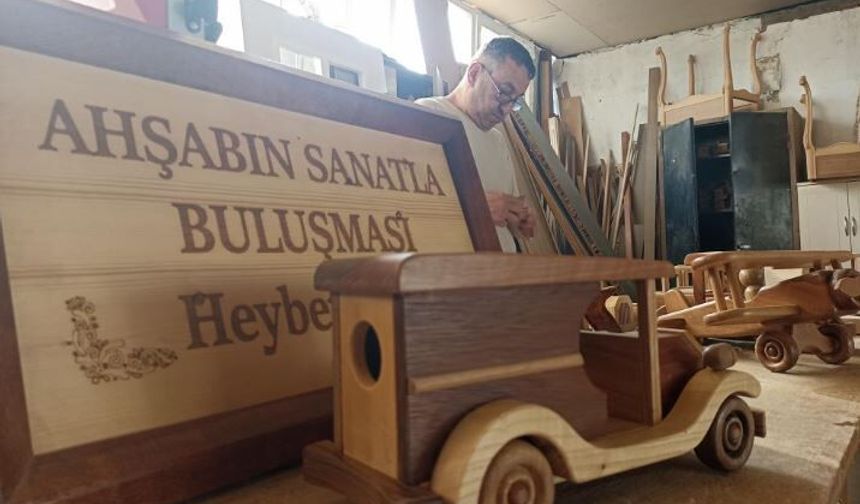 Atmaya kıyamadığı ahşapları sanat eserine çevirdi