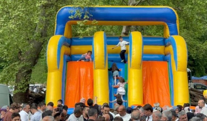 Kurban Bayram'nda çocuklar gibi eğlendiler