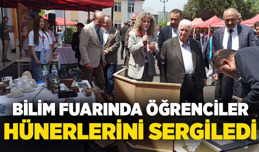 Bilim fuarında öğrenciler hünerlerini sergiledi