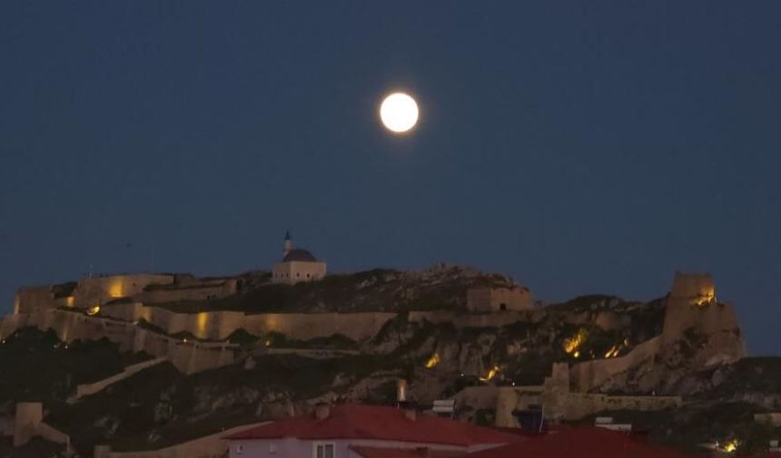 Van'da dolunay mest etti