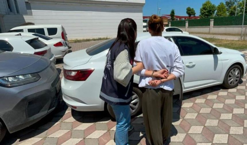 400 bin TL değerinde ziynet eşyası çalan şüpheliler otoyolda yakalandı