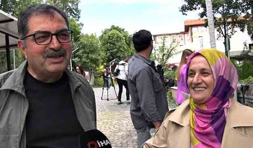 Anne ve baba çocuğuna destek olmak için YKS'ye girdi