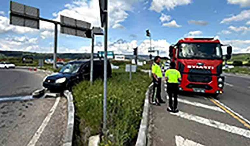 Bolu’da Kontrolden Çıkan Araç Refüje Çıktı