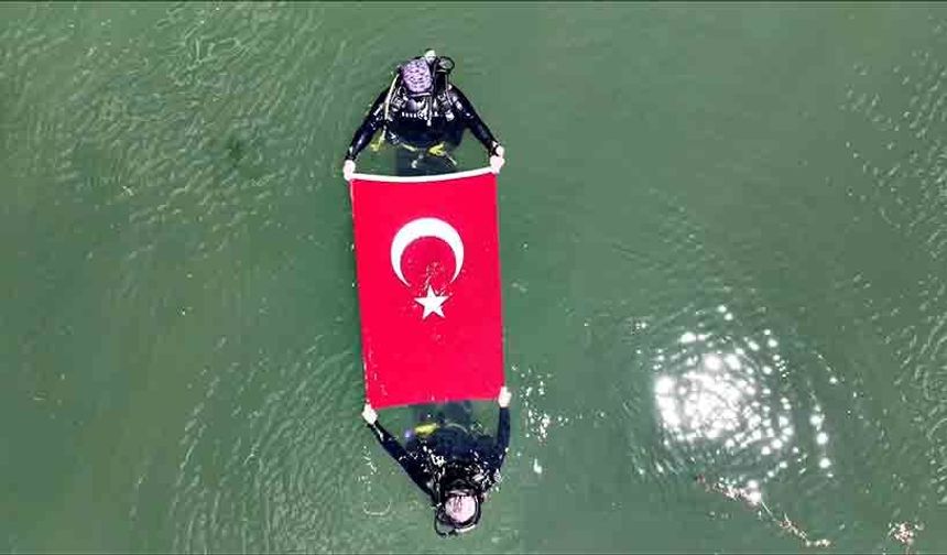 İtfaiyeden nefes kesen tatbikat: Dalgıçlar göreve hazır